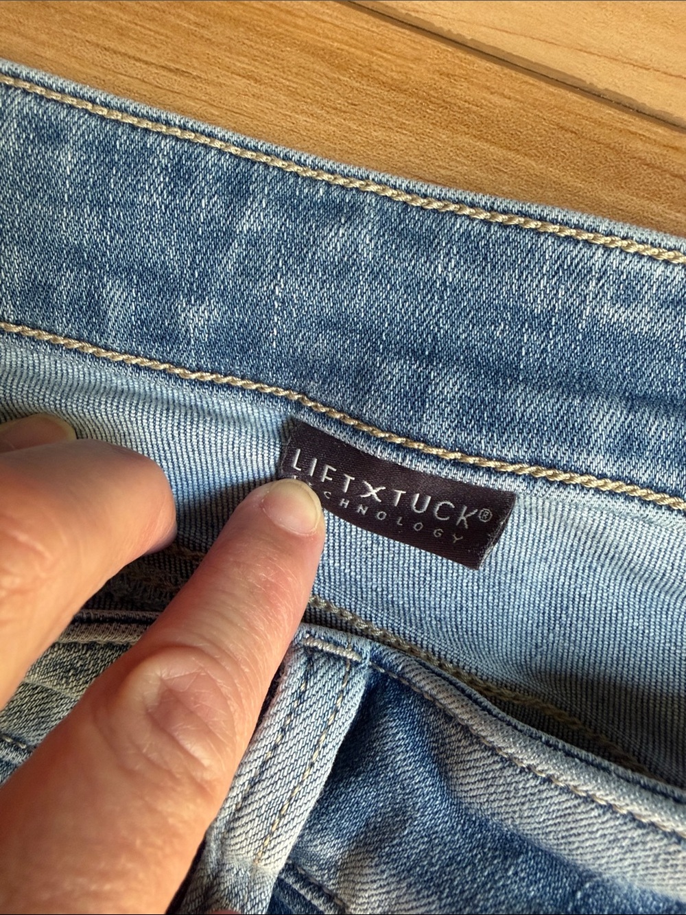 NYDJ Cut Off Capris Size 16 - Picture 3 of 5